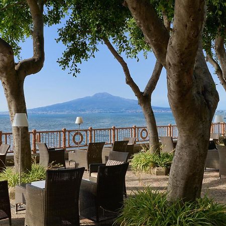 Grand Hotel Royal Sorrento Bagian luar foto
