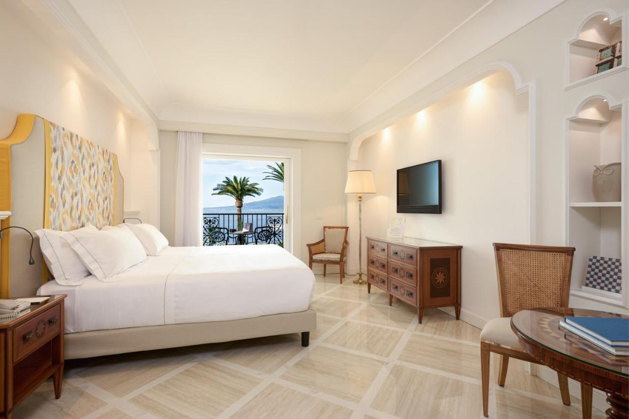 Grand Hotel Royal Sorrento Bagian luar foto