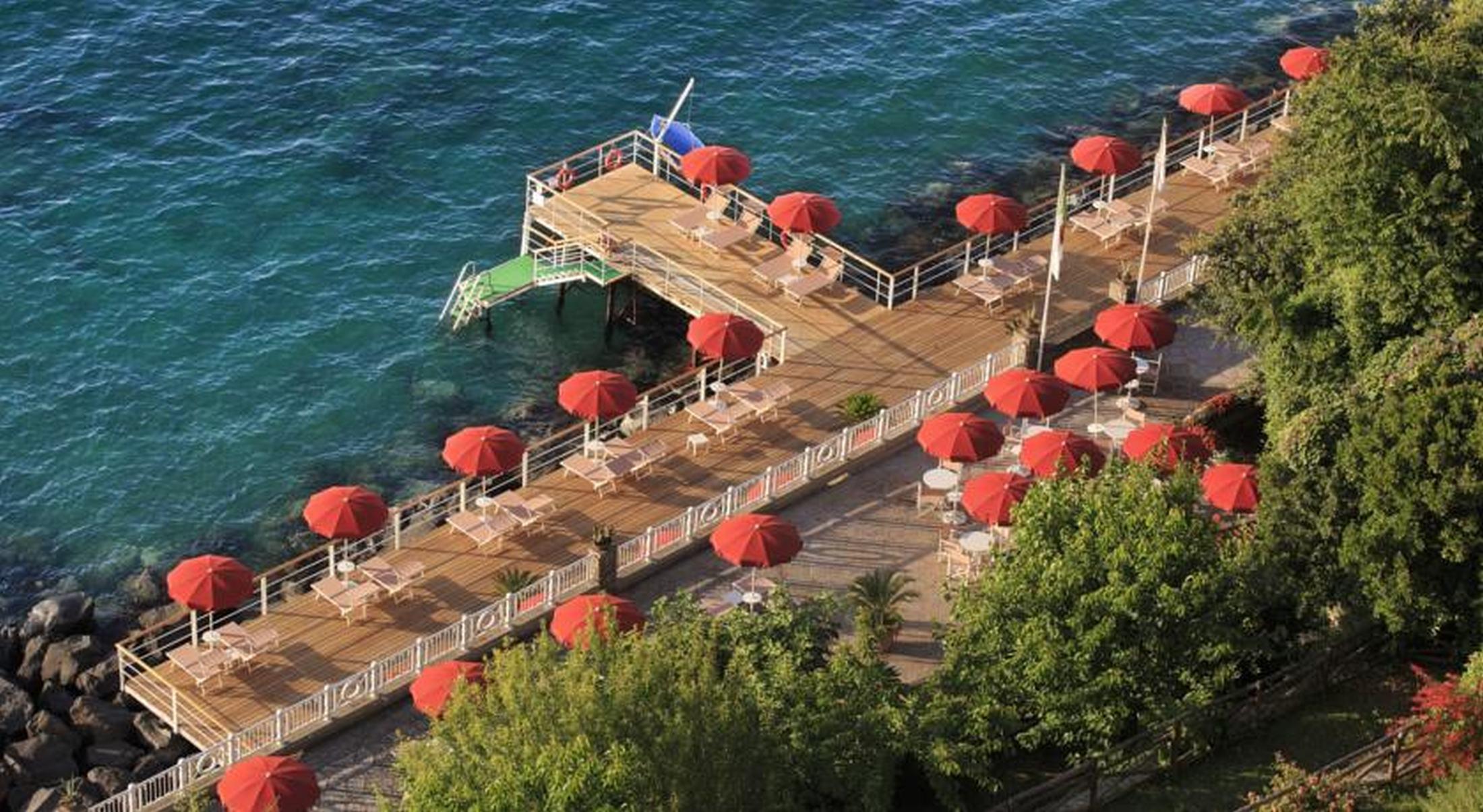 Grand Hotel Royal Sorrento Bagian luar foto