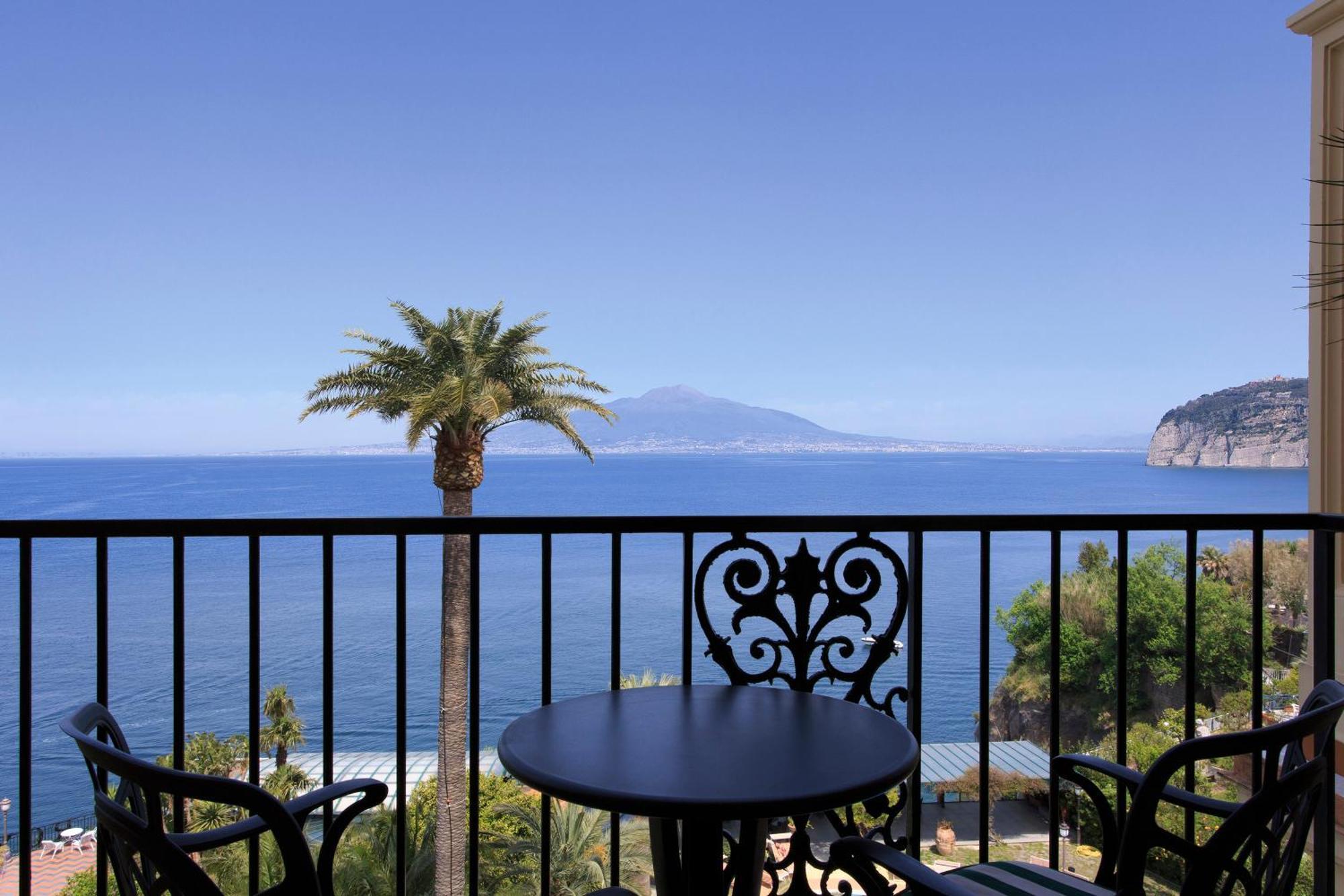 Grand Hotel Royal Sorrento Bagian luar foto