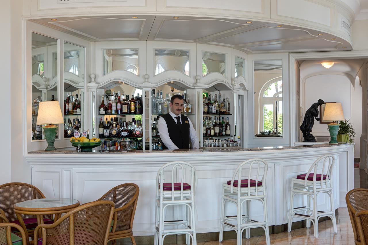 Grand Hotel Royal Sorrento Bagian luar foto