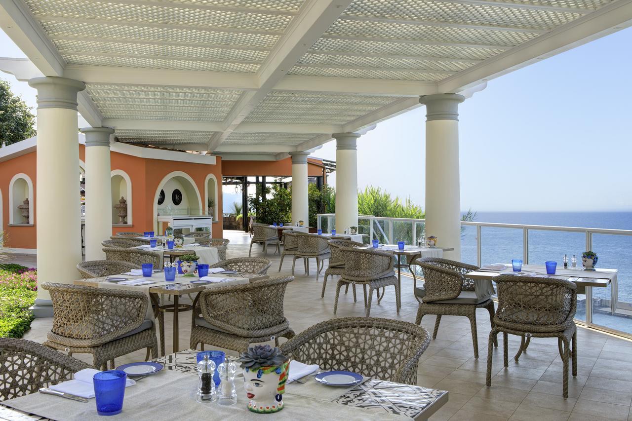 Grand Hotel Royal Sorrento Bagian luar foto