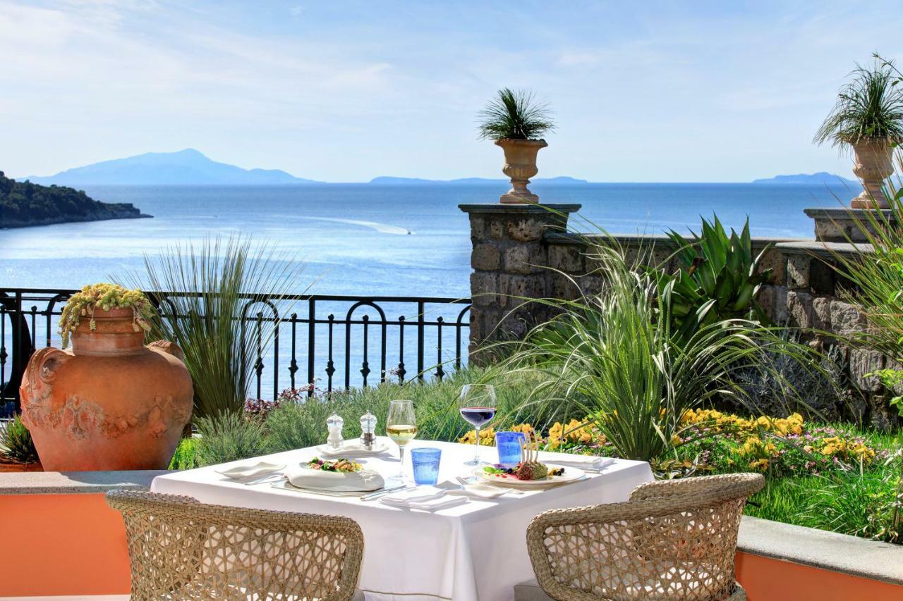 Grand Hotel Royal Sorrento Bagian luar foto