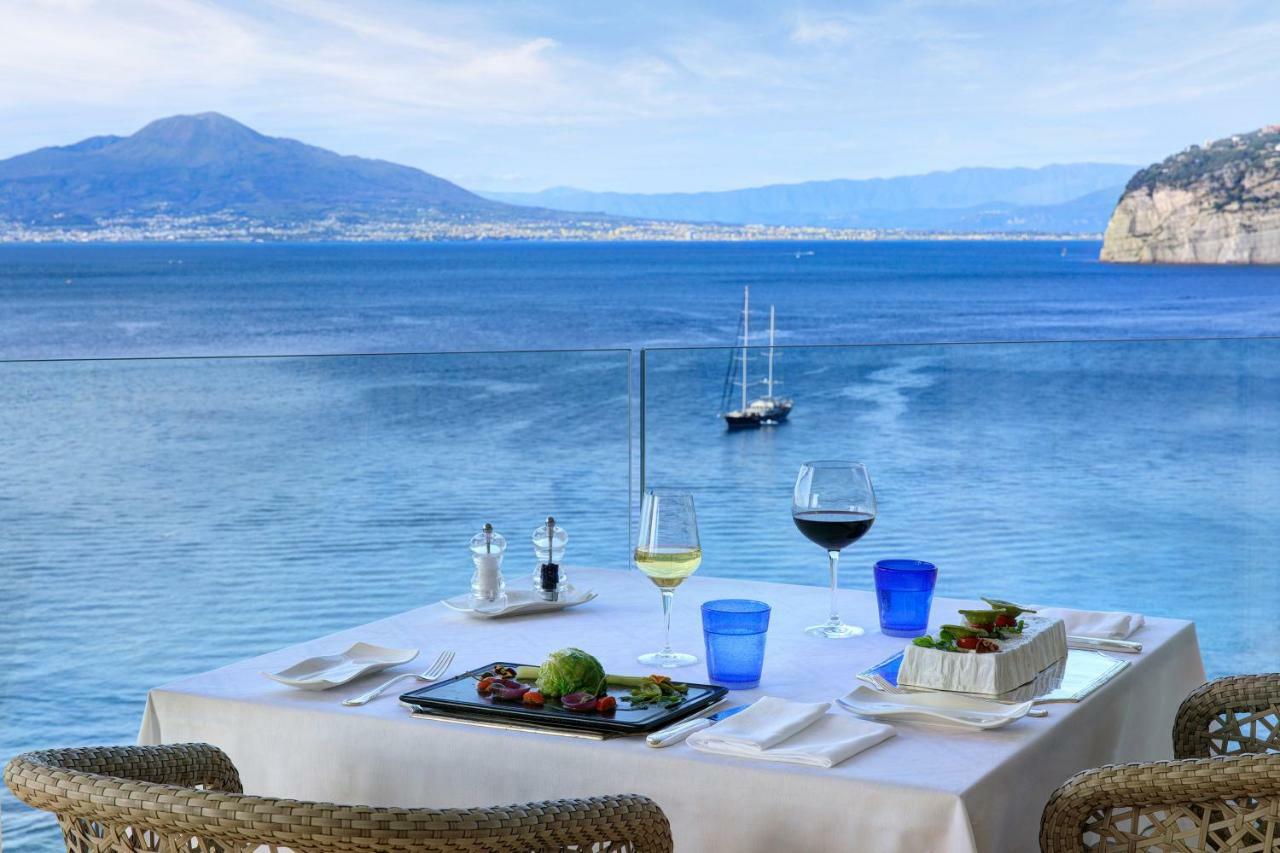 Grand Hotel Royal Sorrento Bagian luar foto
